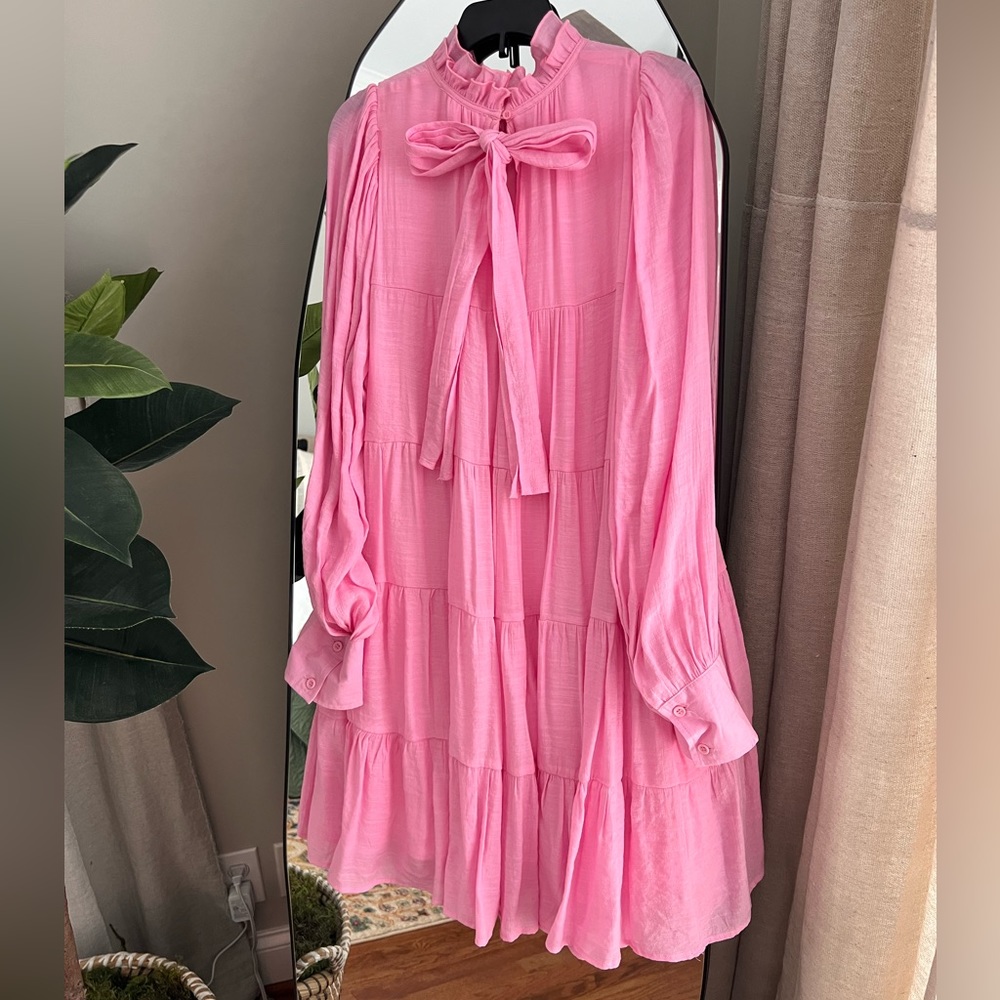 Entro | High neck, tie back dress